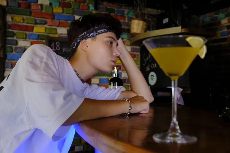 Ordering a Drink You Don't Need and Thinking Thoughts You Didn't Expect: The Inner Life of the Solo Traveler